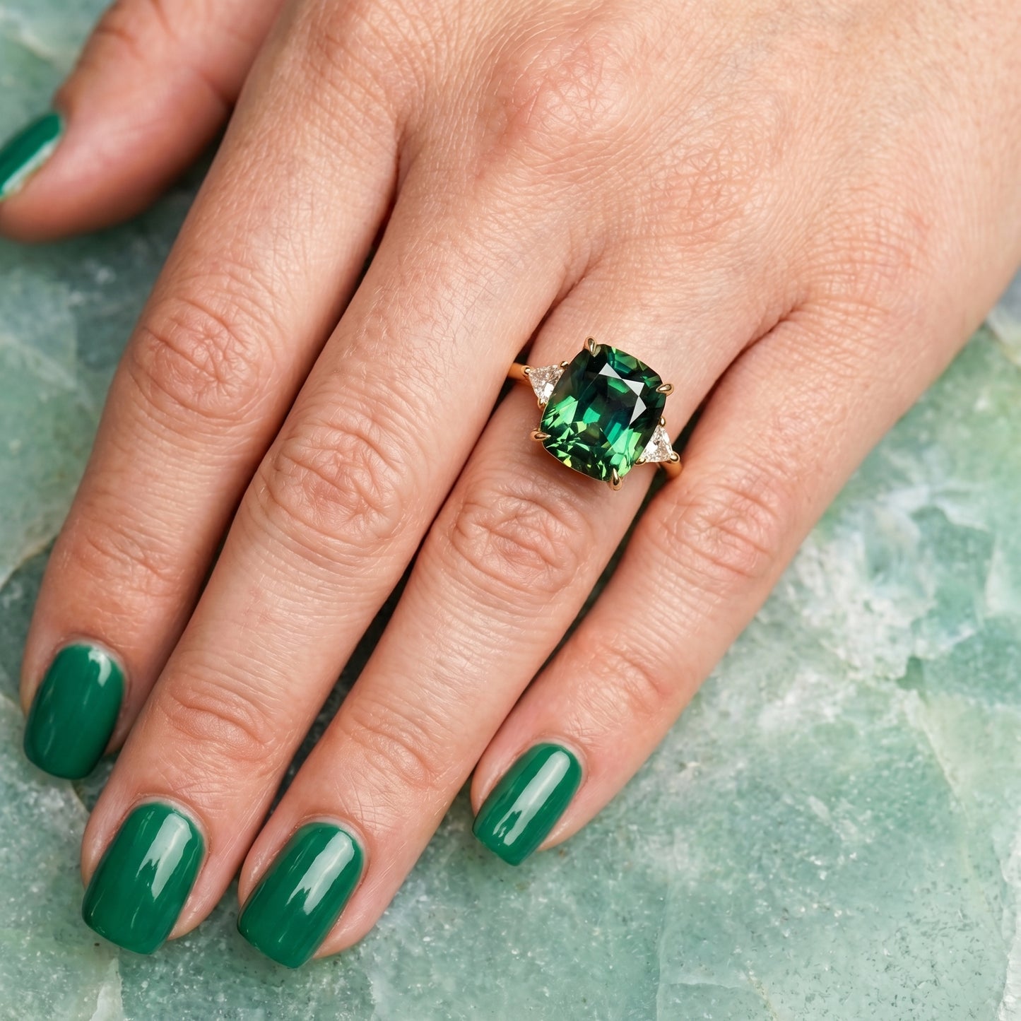 Gloria - Anillo dorado con circonita verde