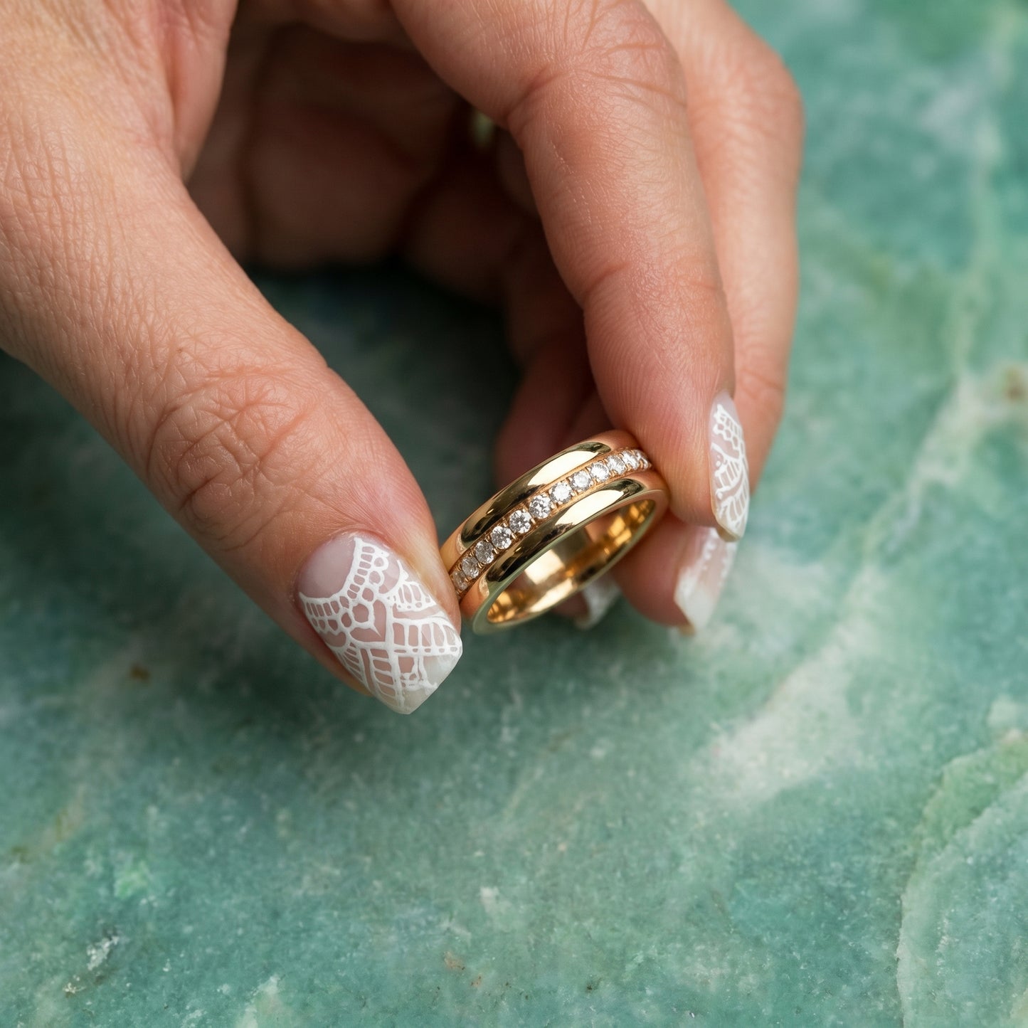 Sara - Anillo vintage con marco de circonita