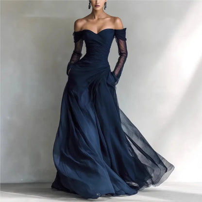 Eleonora™ | Vestido largo con hombros descubiertos e inserciones de encaje