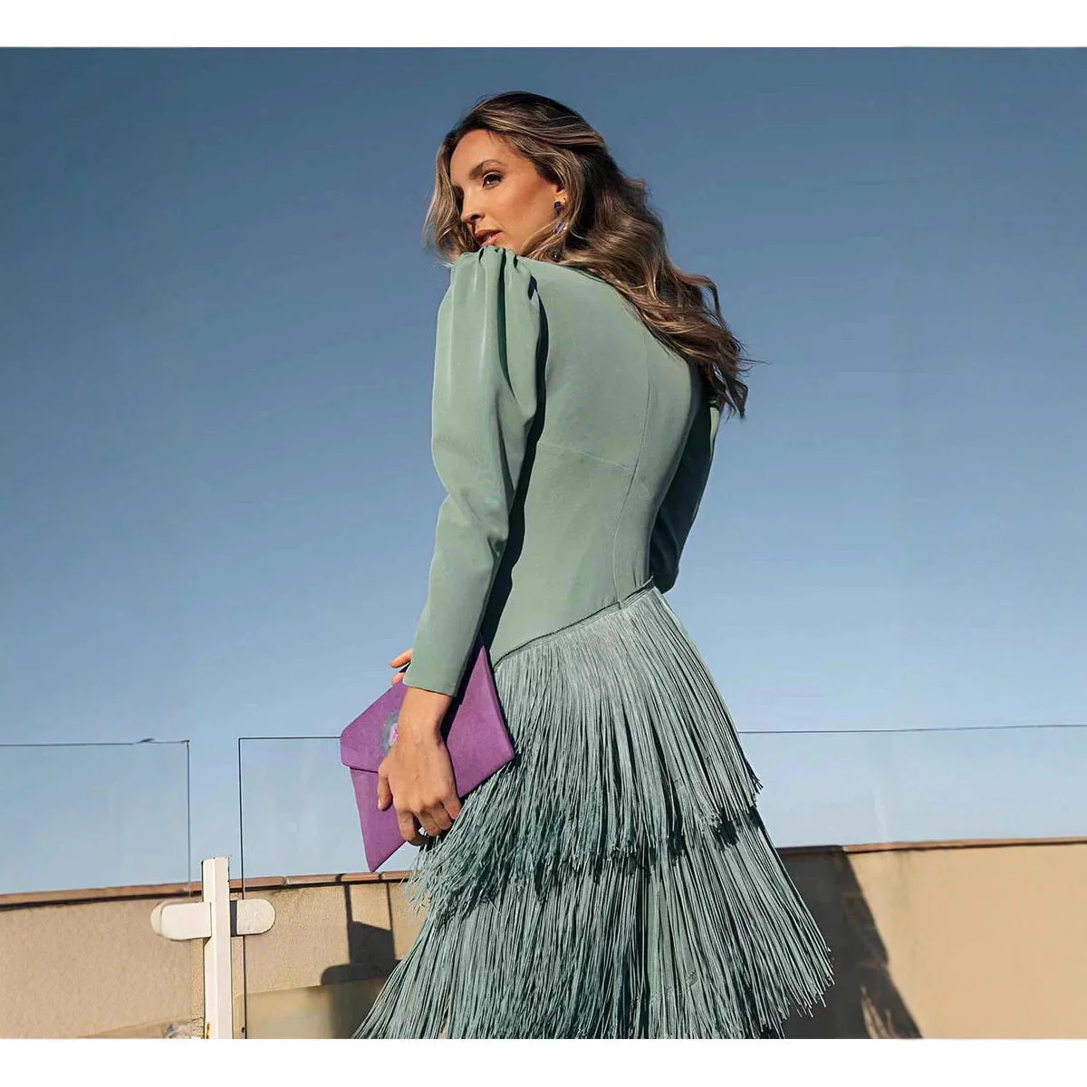 Germina™ | Vestido elegante con flecos y escote en V