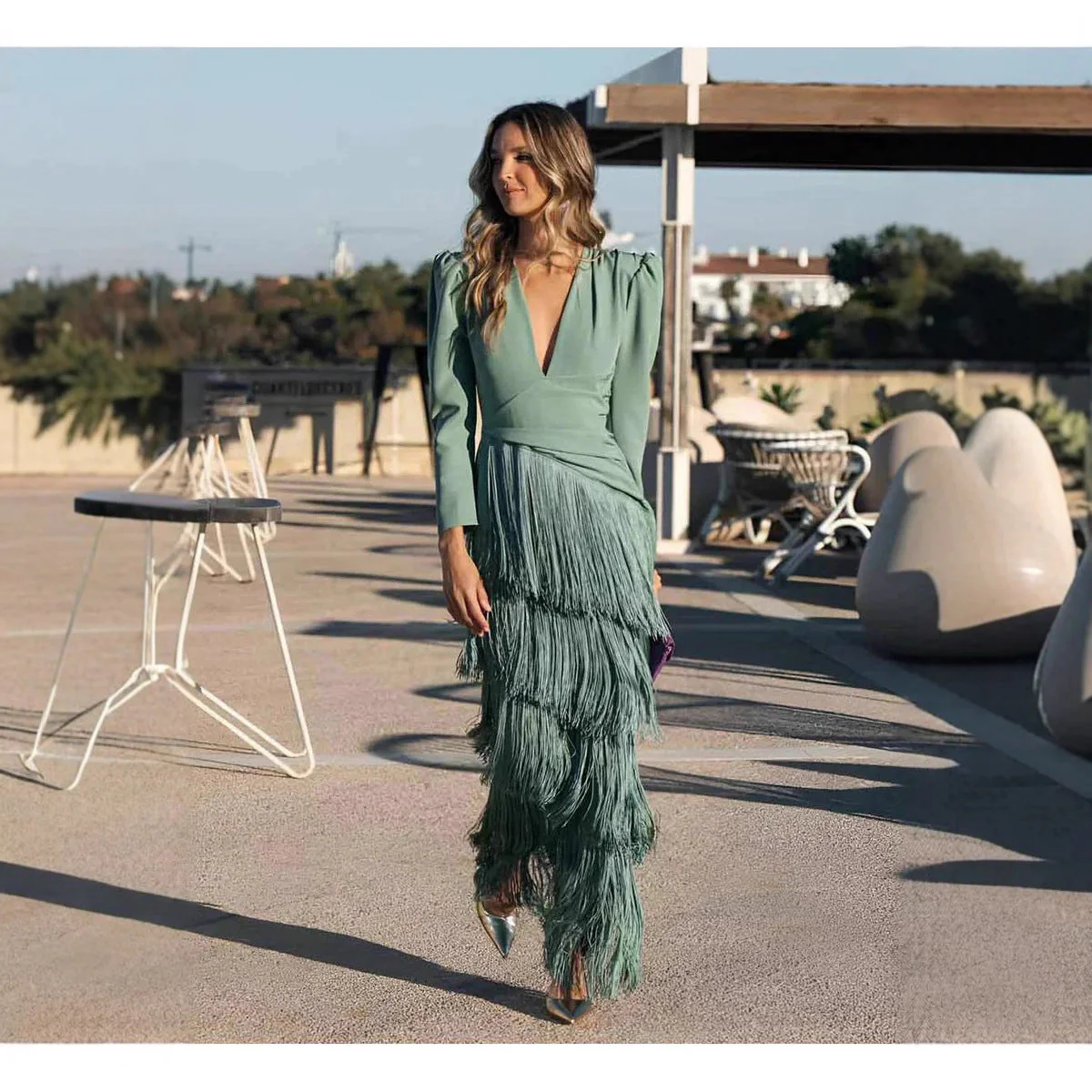 Germina™ | Vestido elegante con flecos y escote en V