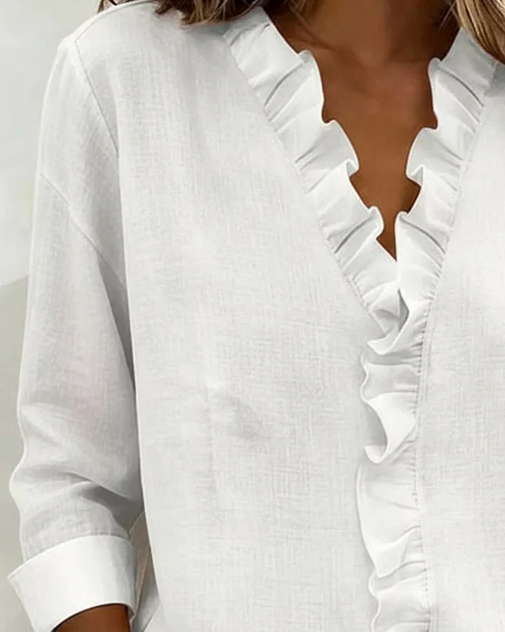 Chiara™ | Blusa con escote en V y volantes delicados