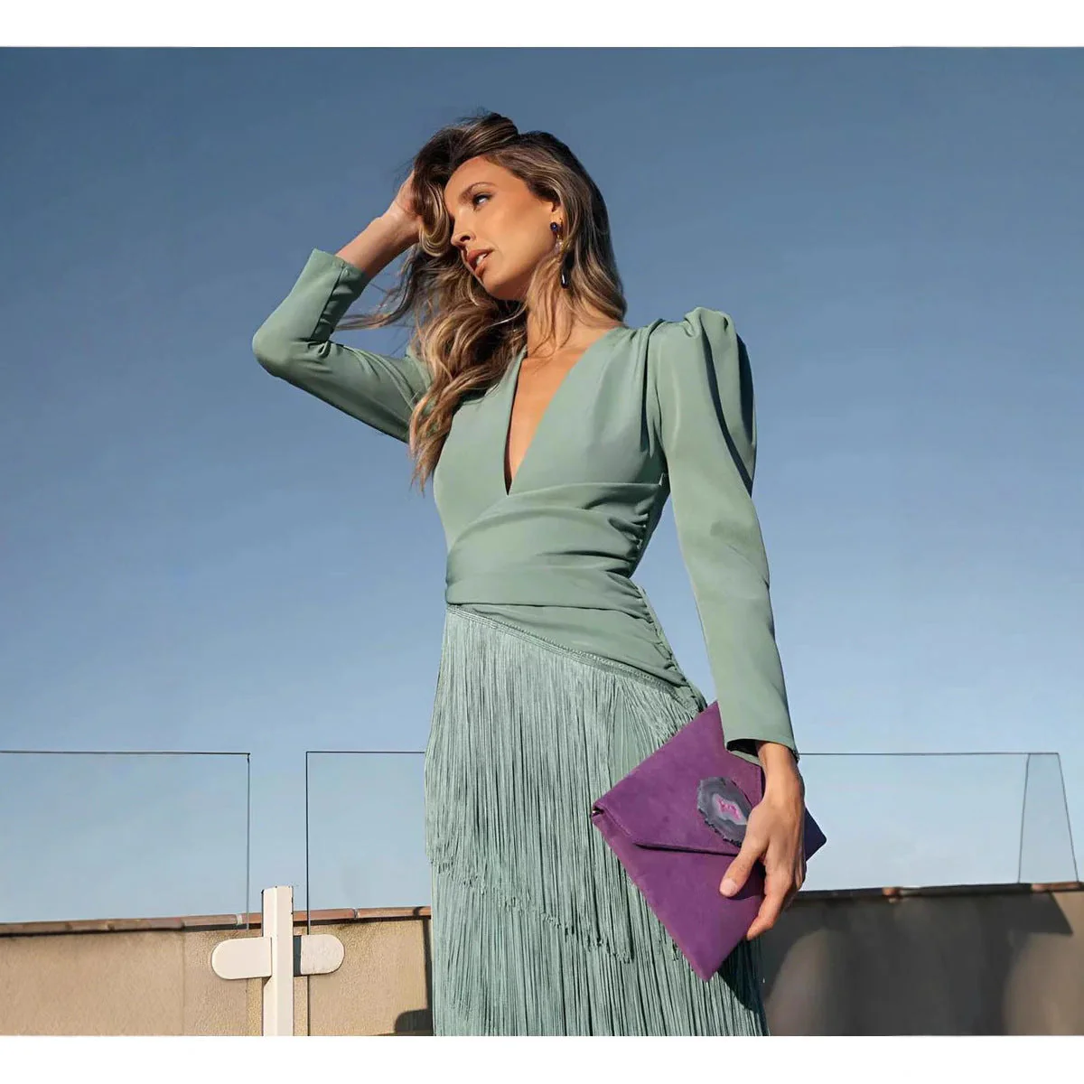 Germina™ | Vestido elegante con flecos y escote en V