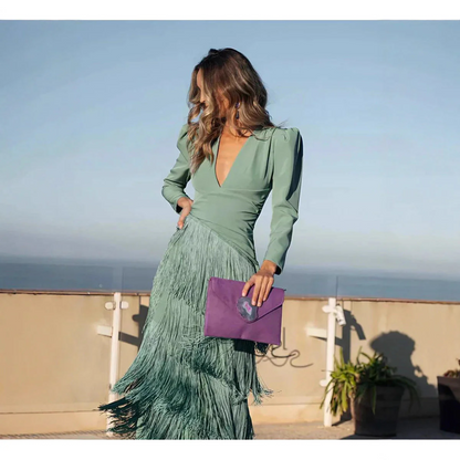 Germina™ | Vestido elegante con flecos y escote en V