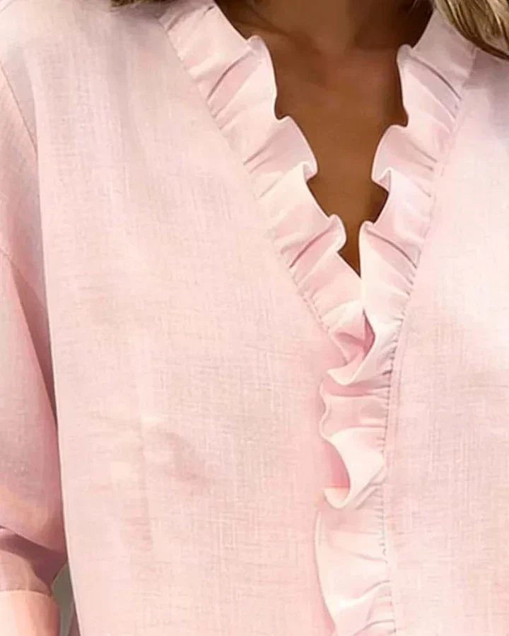Chiara™ | Blusa con escote en V y volantes delicados