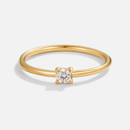 Anillos de oro con piedras de nacimiento