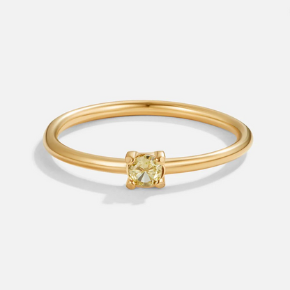 Anillos de oro con piedras de nacimiento