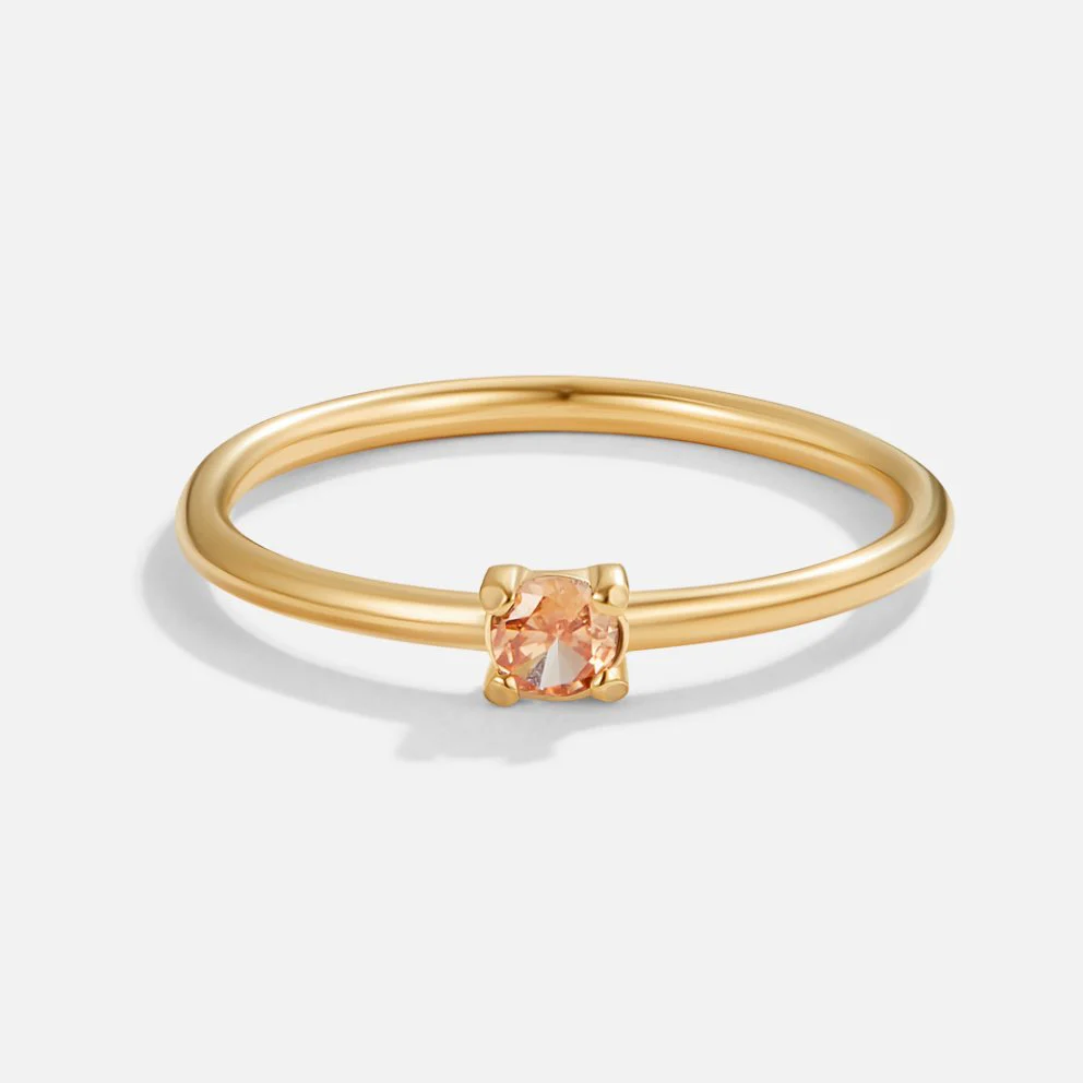 Anillos de oro con piedras de nacimiento