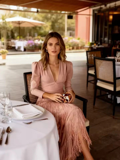 Germina™ | Vestido elegante con flecos y escote en V