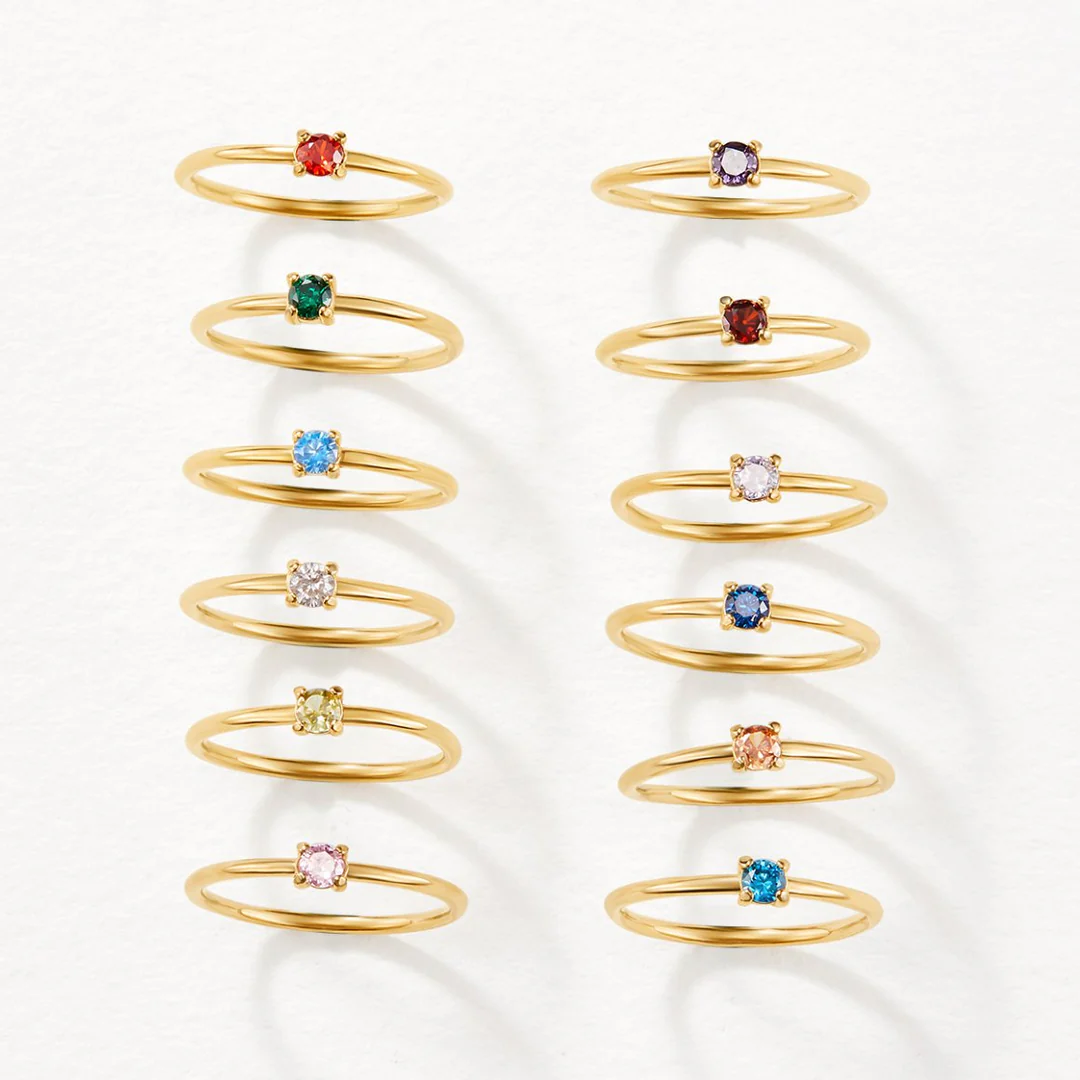 Anillos de oro con piedras de nacimiento