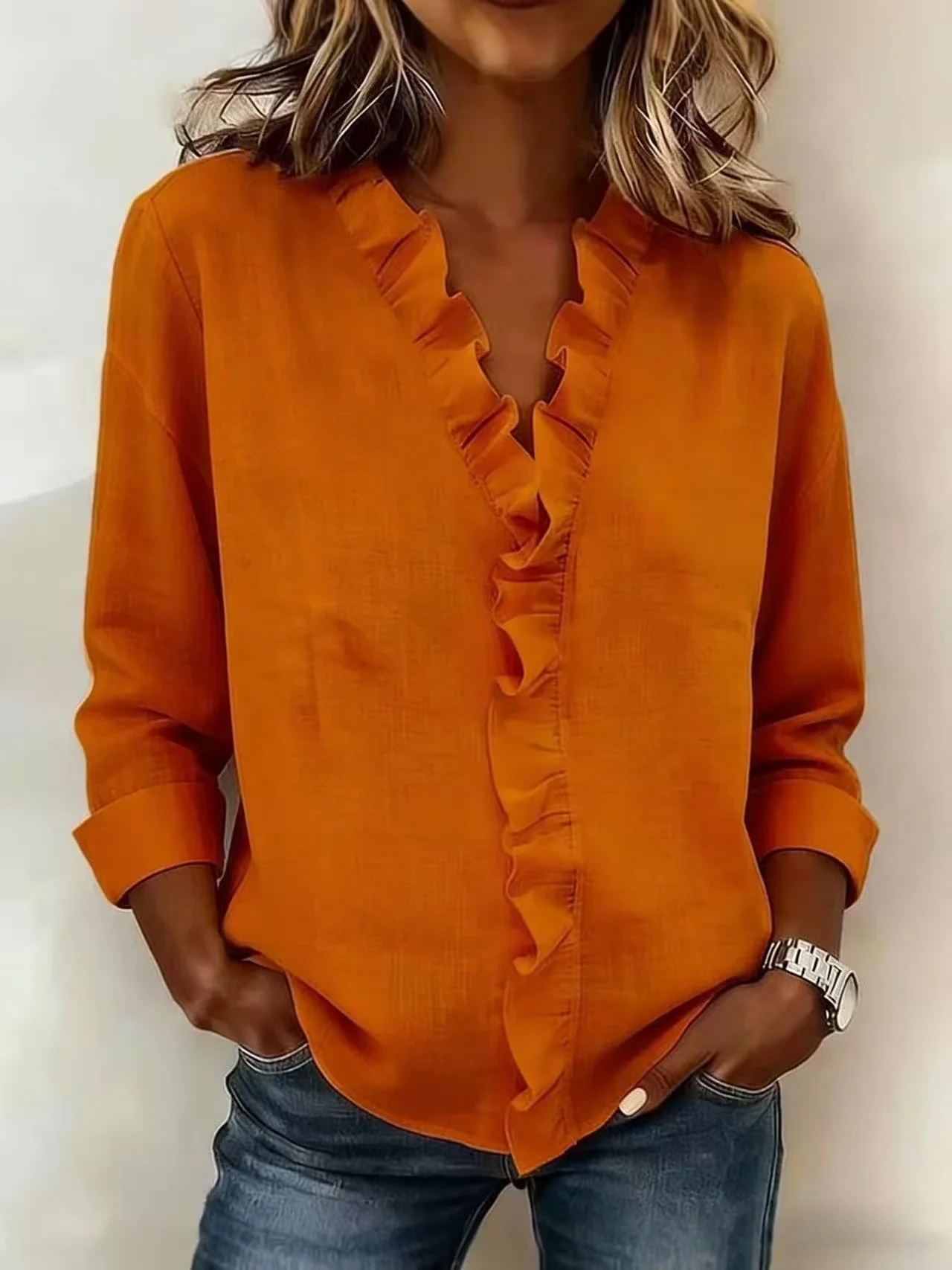 Chiara™ | Blusa con escote en V y volantes delicados